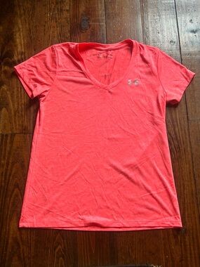 Under Armour Women’s Coral V-Neck Short Sleeve Tee